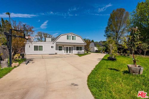 22701 Erwin St, Woodland Hills, CA, 91367-3912 | Card Image