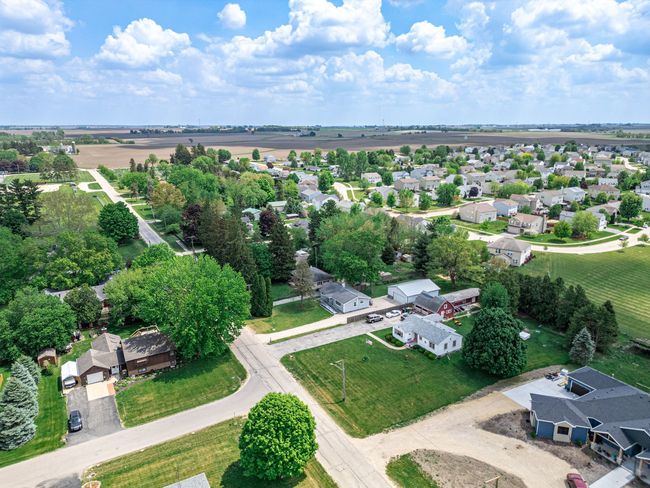 304 Hortense Dr, House other with 3 bedrooms, 2 bathrooms and 8 parking in Kirkland IL | Image 31