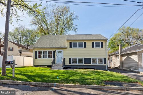 7319 Boulevard Ave, PENNSAUKEN, NJ, 08110-4019 | Card Image