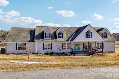 76 Cheraw Ln, Flat Rock, NC, 28731-7807 | Card Image