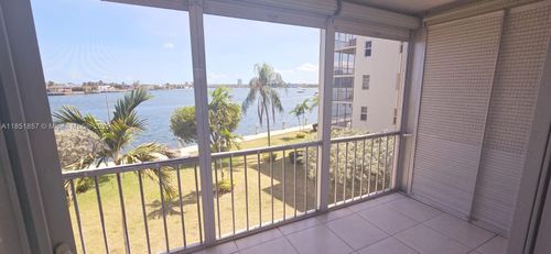 apt-s312-3020 Marcos Dr, Aventura, FL, 33160-2181 | Card Image