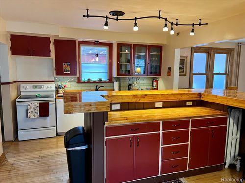 433 Pewabic St, Laurium, MI, 49913-2229 | Card Image