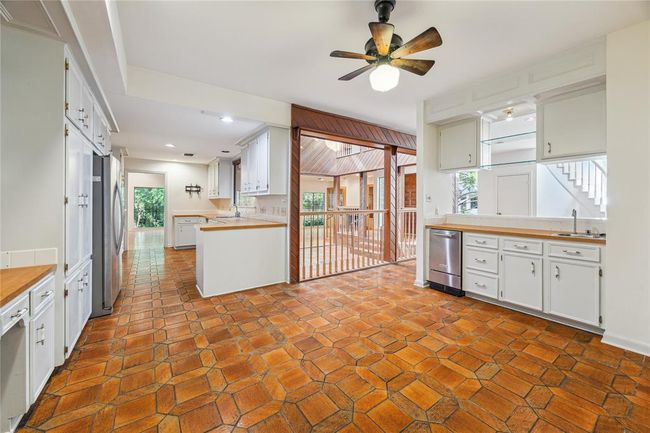 APT-80 - 201 Vanderpool Ln, Townhouse with 4 bedrooms, 6 bathrooms and 2 parking in Houston TX | Image 13