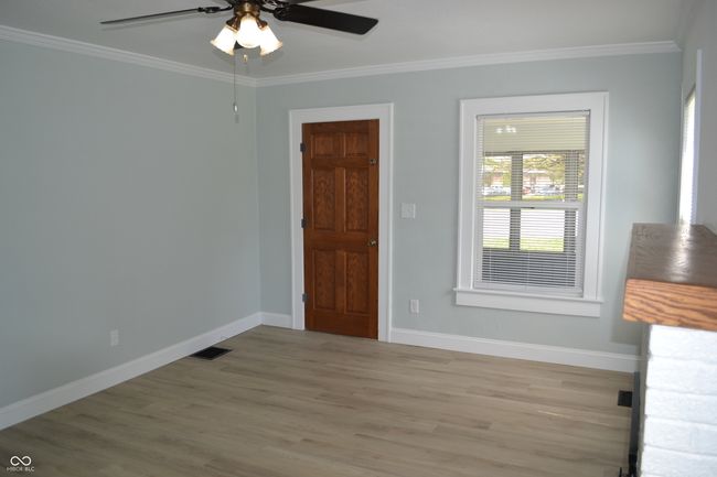 Living room toward the front entrance | Image 14