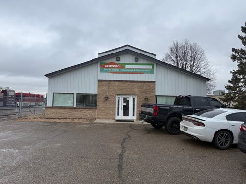 1504 30th St Nw, Faribault, MN, 55021-1800 | Card Image