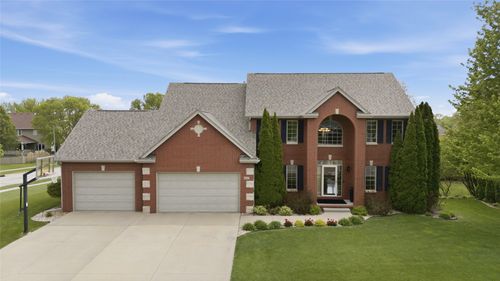 6625 Peckham St, Johnston, IA, 50131-2856 | Card Image