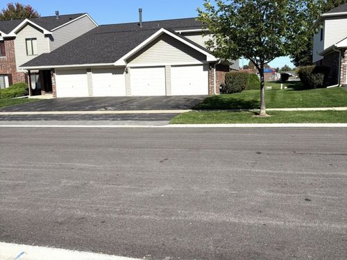 a1-966 Cross Creek Dr N, Roselle, IL, 60172-3656 | Card Image