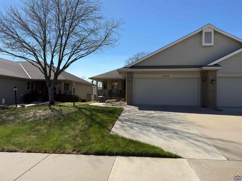 3349 Sw Mcclure Ct, Topeka, KS, 66614-4000 | Card Image
