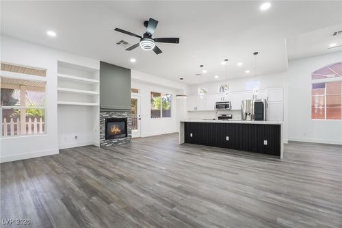 8880 Star Valley Ct, Las Vegas, NV, 89123-3635 | Card Image