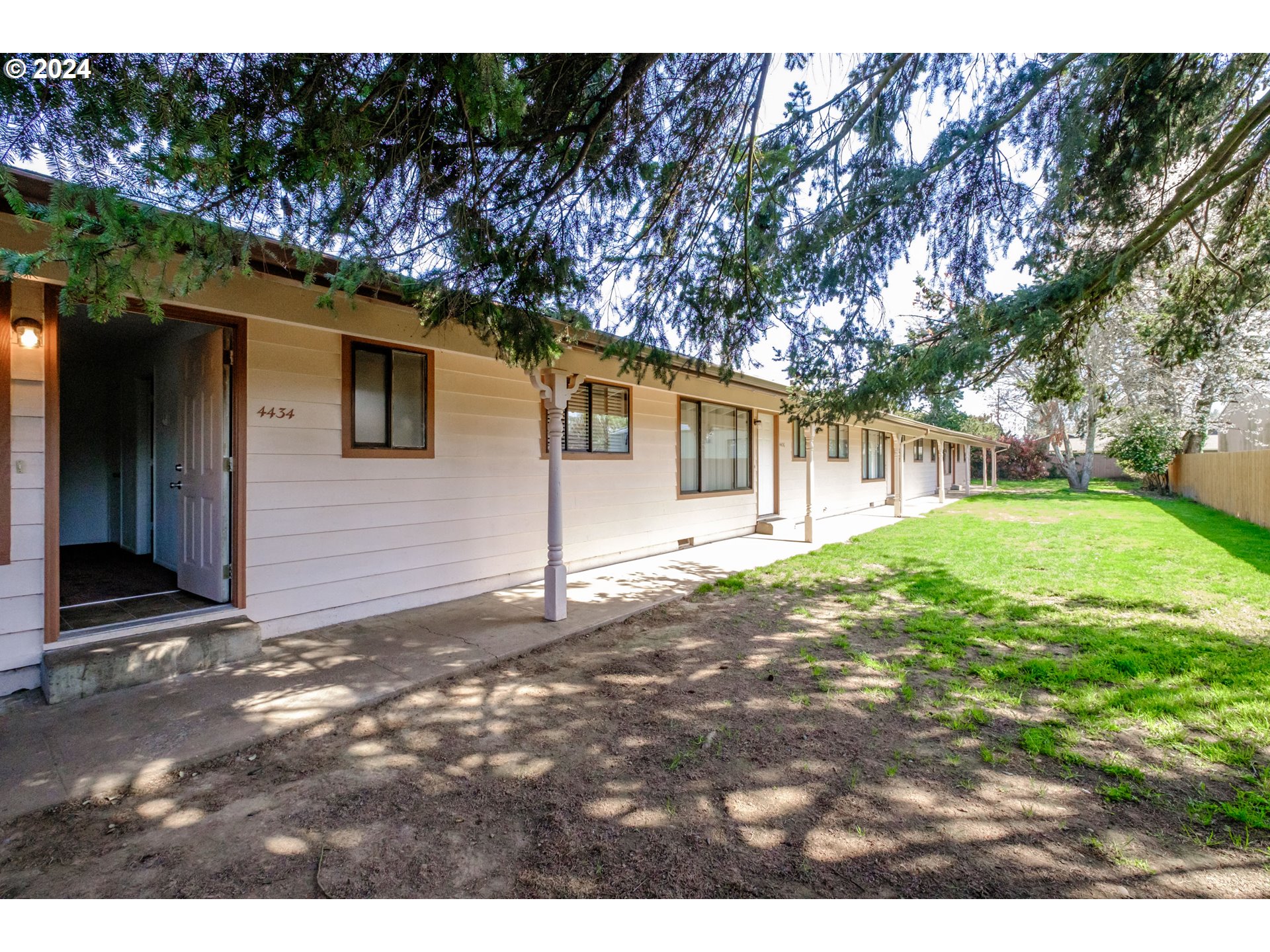 Lancaster Dr, Salem, OR 97305