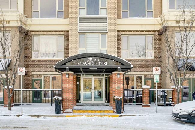 302 - 35 Inglewood Pk Se, Condo with 1 bedrooms, 1 bathrooms and 1 parking in Calgary AB | Image 2
