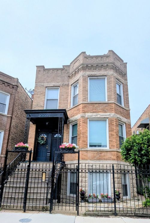 g-2230 Augusta Blvd, Chicago, IL, 60622-4838 | Card Image