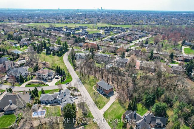 6638 Calaguiro Dr, House other with 7 bedrooms, 5 bathrooms and 8 parking in Niagara Falls ON | Image 5