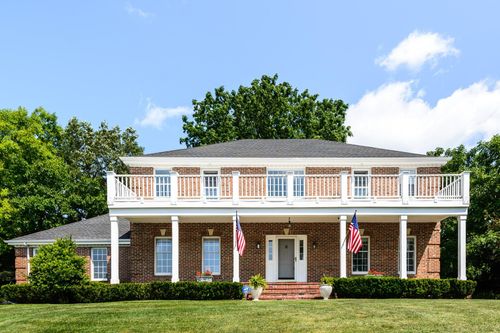 2801690 Golf View Dr, Pewaukee, WI, 53072-5169 | Card Image