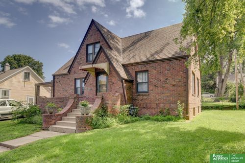911 S 38th Street, Omaha, NE, 68105 | Card Image