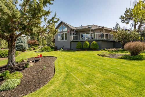 1938 Osprey Dr, Redmond, OR, 97756-9225 | Card Image
