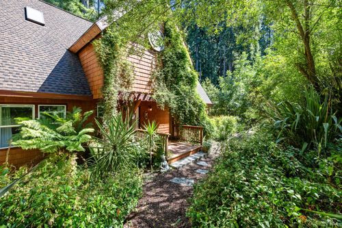 9935 Occidental Road, Sebastopol, CA, 95472 | Card Image