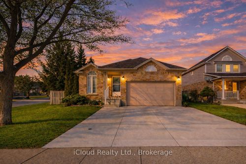 617 Trico Dr, Cambridge, ON, N3H5P2 | Card Image