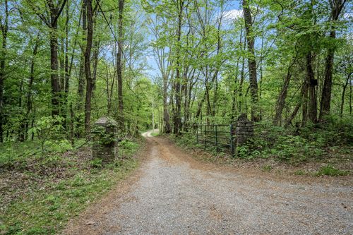 1975 Sugar Tree Knob Rd, Liberty, TN, 37095-9335 | Card Image