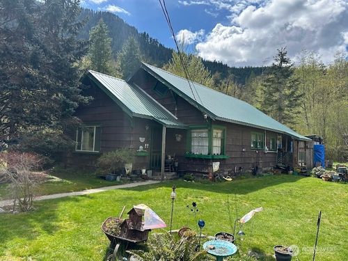 71667 Ne Old Cascade Hwy, Skykomish, WA, 98288-4923 | Card Image