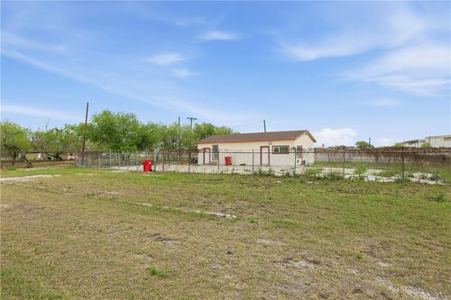 110 S Us Hwy 77, Robstown, TX, 78380 | Card Image