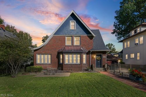 1427 Delia Ave, Akron, OH, 44320-1327 | Card Image