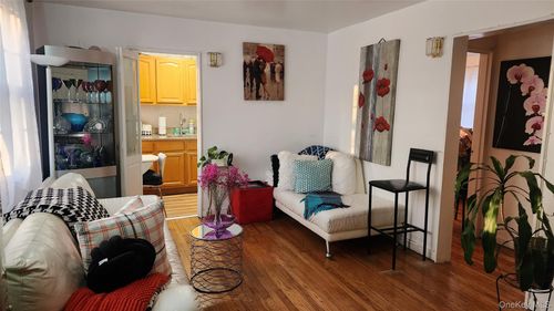 a-6733 223rd Pl, Oakland Gardens, NY, 11364-2639 | Card Image