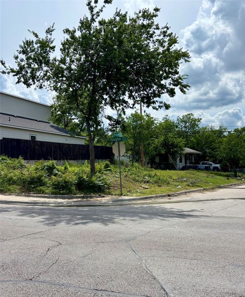 2500 Vaughn Boulevard, Fort Worth, TX, 76105 | Card Image
