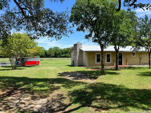 314 Trainer St, Blanco, TX, 78606-2111 | Card Image