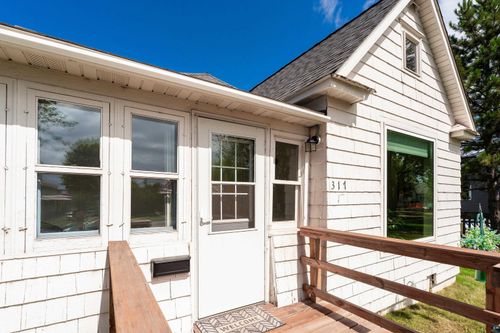 317 1st Ave, Two Harbors, MN, 55616-1611 | Card Image