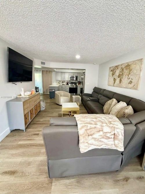 21-3316 Quail Close, Pompano Beach, FL, 33064-2021 | Card Image