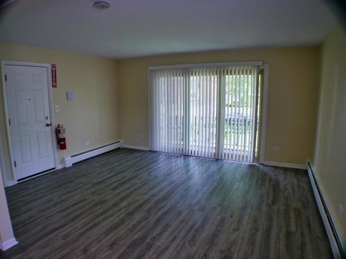 1s-10410 S Moody Ave Avenue, Chicago Ridge, IL, 60415 | Card Image