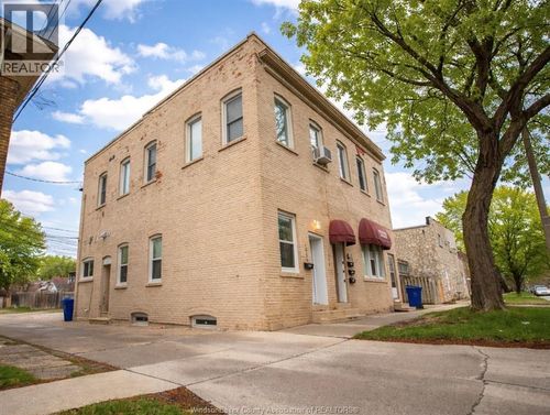 1558 Ontario Street, Windsor, ON, N9A4H4 | Card Image