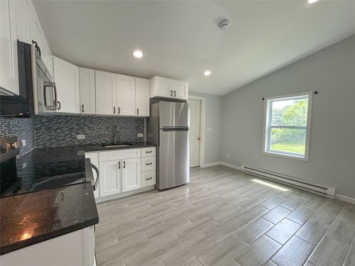 13 Linda Pl, Fishkill, NY, 12524-2401 | Card Image