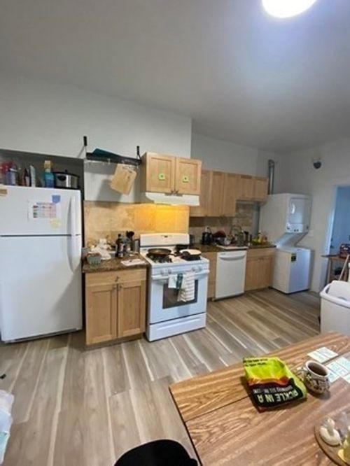 2r-254 Windsor St, Cambridge, MA, 02139-1566 | Card Image