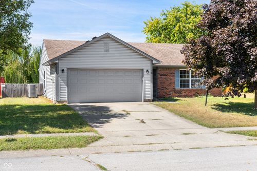 76 Kensington Ct, Pittsboro, IN, 46167-8947 | Card Image