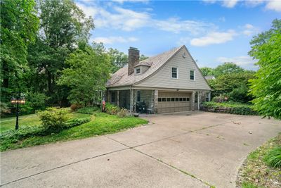 725 Hulton Rd, House other with 5 bedrooms, 2 bathrooms and 6 parking in Oakmont PA | Image 2