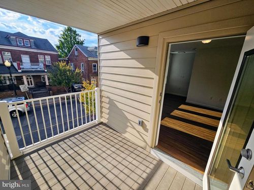 204-200 Hamilton Ave, Trenton, NJ, 08609-2706 | Card Image