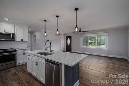 203 Park Rd, Mount Holly, NC, 28120-1129 | Card Image