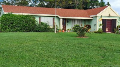 749 Sw Watson Place, House other with 3 bedrooms, 2 bathrooms and 1 parking in Port Saint Lucie FL | Image 1