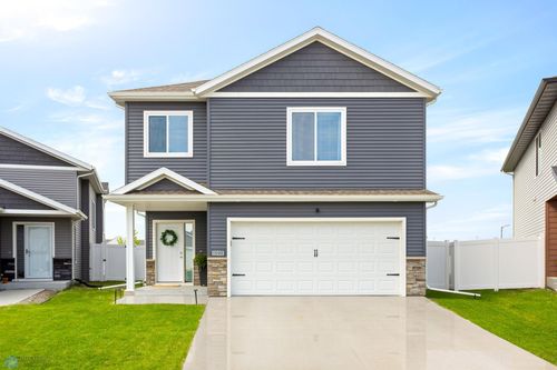 1592 69th Ave S, Fargo, ND, 58104-3003 | Card Image