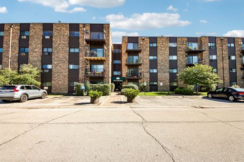 304-8970 N Parkside Ave, Des Plaines, IL, 60016-5512 | Card Image