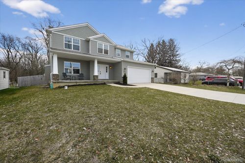 14131 Eastview Dr, Fenton, MI, 48430-1303 | Card Image