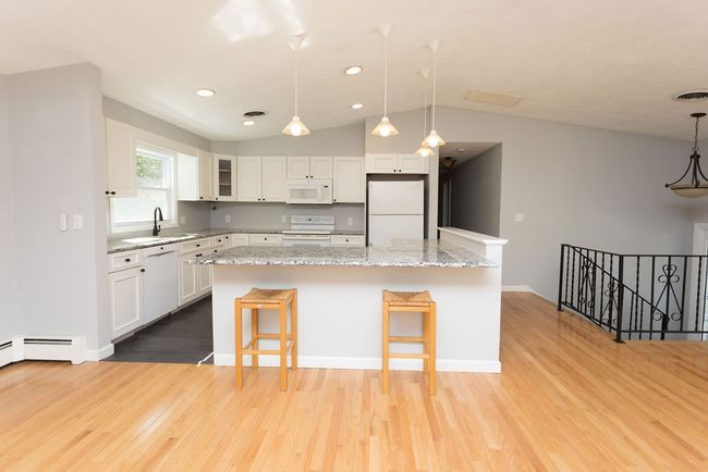 38 Williams Rd, House other with 3 bedrooms, 3 bathrooms and 10 parking in Smithfield RI | Image 9