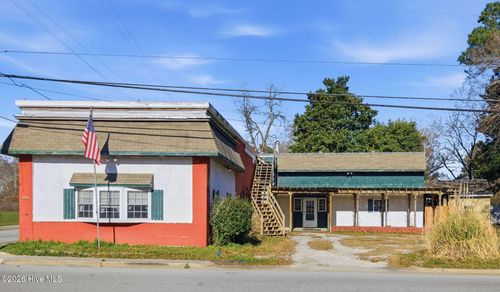 201 N Wilmington St, Richlands, NC, 28574-8311 | Card Image