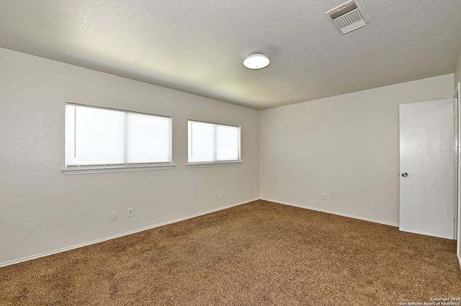 9042 Twinceek Farm, House other with 3 bedrooms, 3 bathrooms and null parking in Converse TX | Image 35