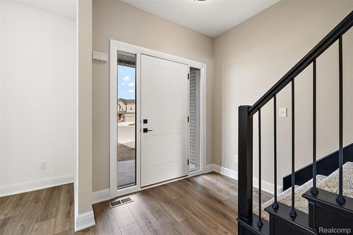 28342 Nadia Ln, New Baltimore, MI, 48047-4958 | Card Image