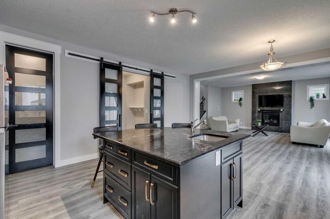 350 Yorkville Road Sw, Home with 4 bedrooms, 2 bathrooms and 4 parking in Calgary AB | Image 23
