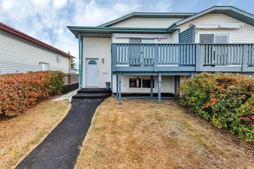 {{alt}} | Card Image