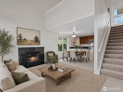 205-1109 N Allen Pl, Seattle, WA, 98103-7458 | Card Image